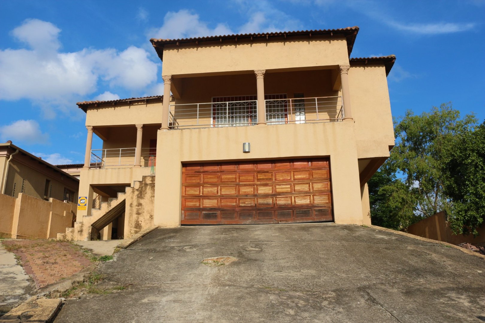 Realty 1 5 Bedroom House For Sale In Stonehenge Nelspruit